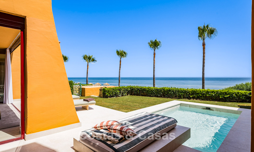 Hoogwaardig gemoderniseerd appartement eerstelijnsstrand met subliem zeezicht, privétuin en -zwembad, Marbella - Estepona 782621