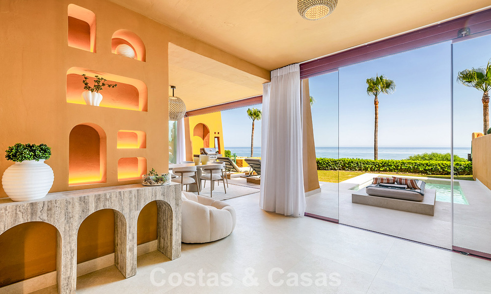 Hoogwaardig gemoderniseerd appartement eerstelijnsstrand met subliem zeezicht, privétuin en -zwembad, Marbella - Estepona 782622