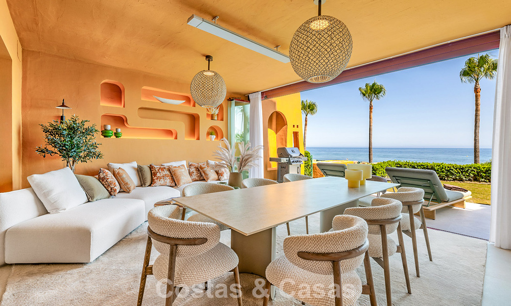 Hoogwaardig gemoderniseerd appartement eerstelijnsstrand met subliem zeezicht, privétuin en -zwembad, Marbella - Estepona 782625