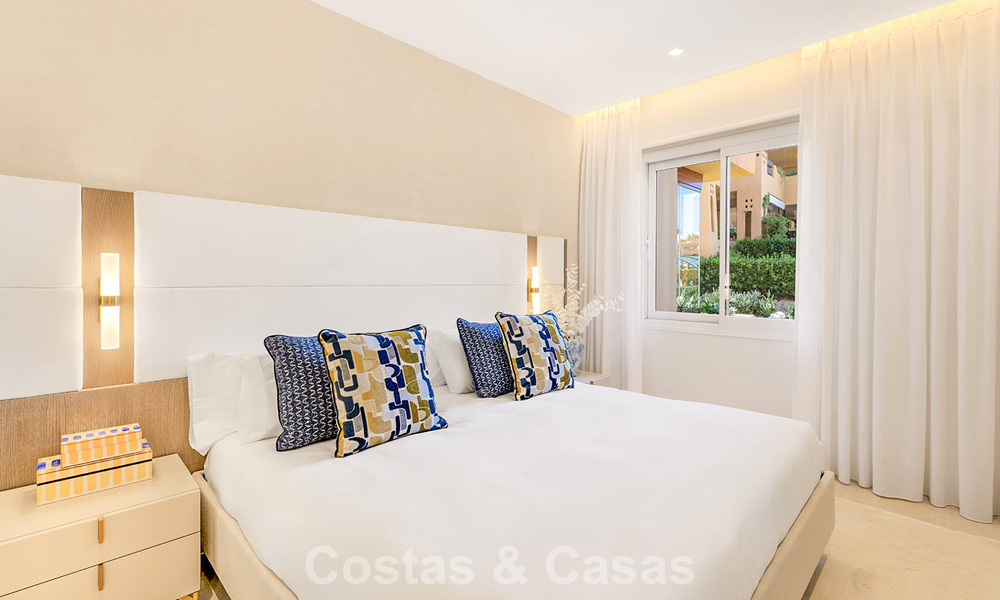 Hoogwaardig gemoderniseerd appartement eerstelijnsstrand met subliem zeezicht, privétuin en -zwembad, Marbella - Estepona 782636