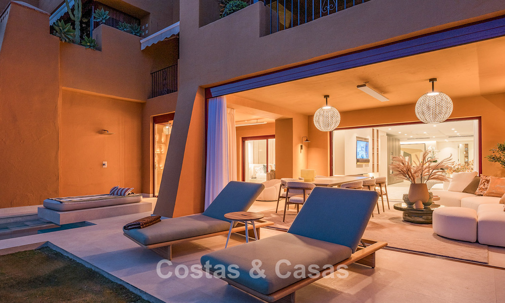 Hoogwaardig gemoderniseerd appartement eerstelijnsstrand met subliem zeezicht, privétuin en -zwembad, Marbella - Estepona 782647