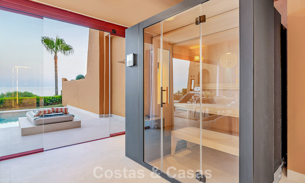 Hoogwaardig gemoderniseerd appartement eerstelijnsstrand met subliem zeezicht, privétuin en -zwembad, Marbella - Estepona 782655