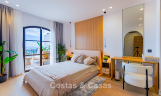 Instapklaar, ruime 3-slaapkamer rijwoning te koop met een eigentijds interieur en zeezicht in Marbella - Benahavis 782979 