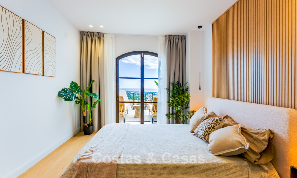 Instapklaar, ruime 3-slaapkamer rijwoning te koop met een eigentijds interieur en zeezicht in Marbella - Benahavis 782980