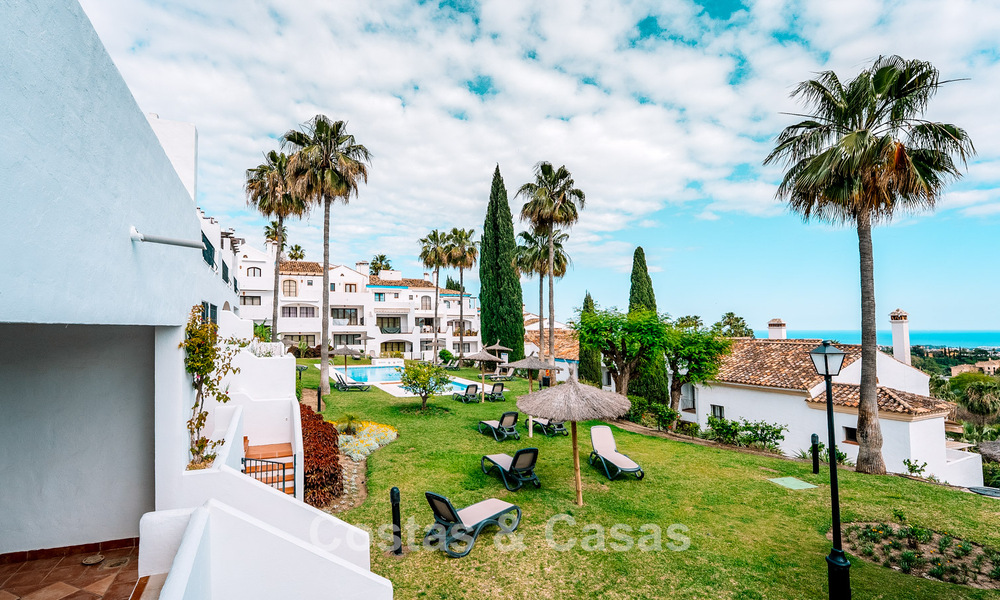 Instapklaar, ruime 3-slaapkamer rijwoning te koop met een eigentijds interieur en zeezicht in Marbella - Benahavis 782987