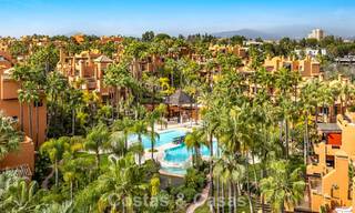 Uitzonderlijk duplex penthouse te koop, op loopafstand van Puerto Banus in Nueva Andalucia, Marbella 783051 