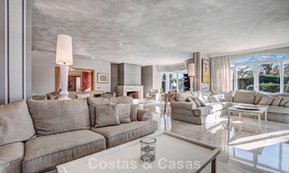 Luxueuze villa met mediterrane bouwstijl te koop op loopafstand van het strand en voorzieningen in Guadalmina Baja, Marbella 783086 