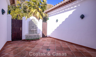 Luxueuze villa met mediterrane bouwstijl te koop op loopafstand van het strand en voorzieningen in Guadalmina Baja, Marbella 783095 