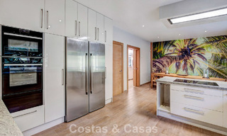 Luxueuze villa met mediterrane bouwstijl te koop op loopafstand van het strand en voorzieningen in Guadalmina Baja, Marbella 783109 