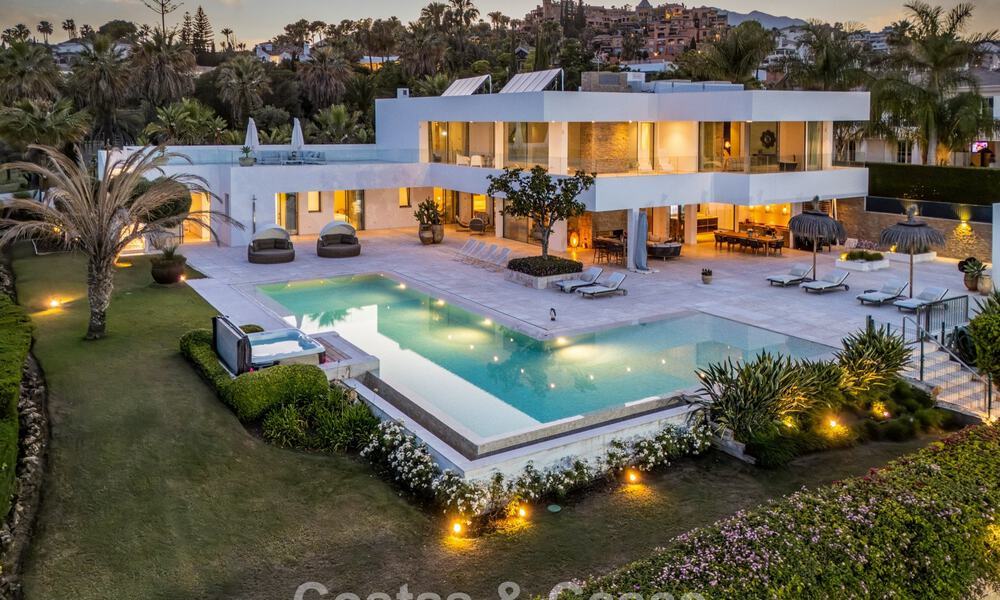 Gesofisticeerde luxevilla te koop met privé tennisbaan in het hart van Nueva Andalucia, Marbella 783598