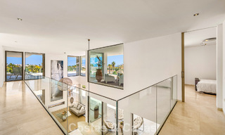 Gesofisticeerde luxevilla te koop met privé tennisbaan in het hart van Nueva Andalucia, Marbella 783603 