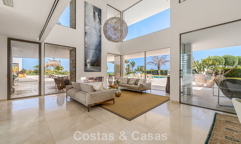 Gesofisticeerde luxevilla te koop met privé tennisbaan in het hart van Nueva Andalucia, Marbella 783618