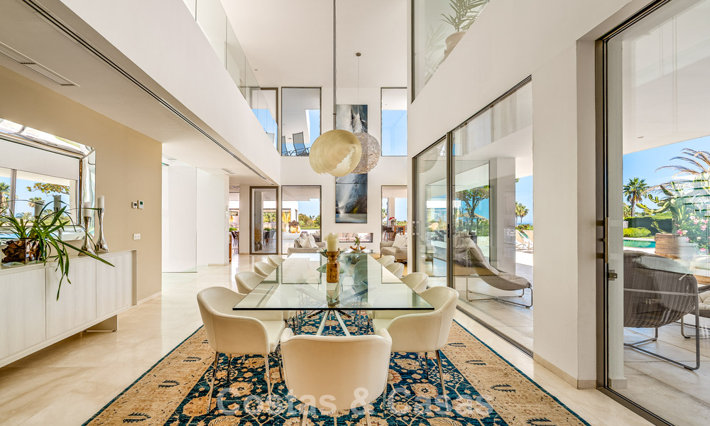 Gesofisticeerde luxevilla te koop met privé tennisbaan in het hart van Nueva Andalucia, Marbella 783619