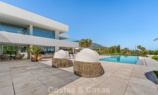 Gesofisticeerde luxevilla te koop met privé tennisbaan in het hart van Nueva Andalucia, Marbella 783620 
