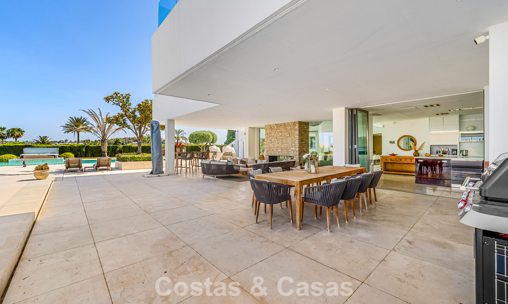 Gesofisticeerde luxevilla te koop met privé tennisbaan in het hart van Nueva Andalucia, Marbella 783624