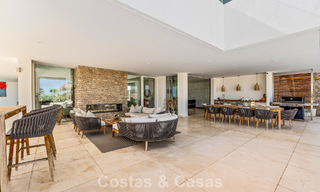 Gesofisticeerde luxevilla te koop met privé tennisbaan in het hart van Nueva Andalucia, Marbella 783625 