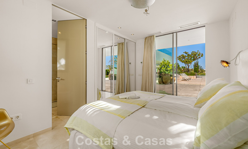 Gesofisticeerde luxevilla te koop met privé tennisbaan in het hart van Nueva Andalucia, Marbella 783630