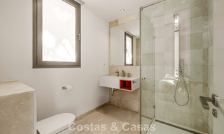 Gesofisticeerde luxevilla te koop met privé tennisbaan in het hart van Nueva Andalucia, Marbella 783631 