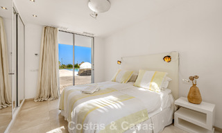 Gesofisticeerde luxevilla te koop met privé tennisbaan in het hart van Nueva Andalucia, Marbella 783632 