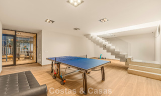 Gesofisticeerde luxevilla te koop met privé tennisbaan in het hart van Nueva Andalucia, Marbella 783637 