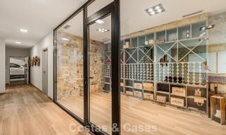 Gesofisticeerde luxevilla te koop met privé tennisbaan in het hart van Nueva Andalucia, Marbella 783638 
