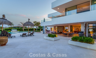 Gesofisticeerde luxevilla te koop met privé tennisbaan in het hart van Nueva Andalucia, Marbella 783641 