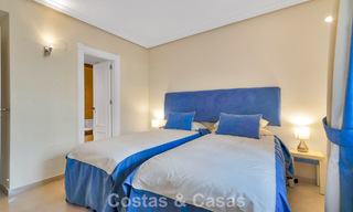 Begane grondappartement te koop in een eerstelijns strandcomplex op de New Golden Mile, Marbella - Estepona 783680 