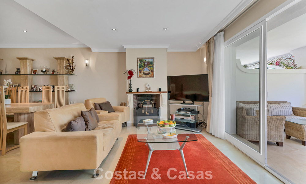Begane grondappartement te koop in een eerstelijns strandcomplex op de New Golden Mile, Marbella - Estepona 783693