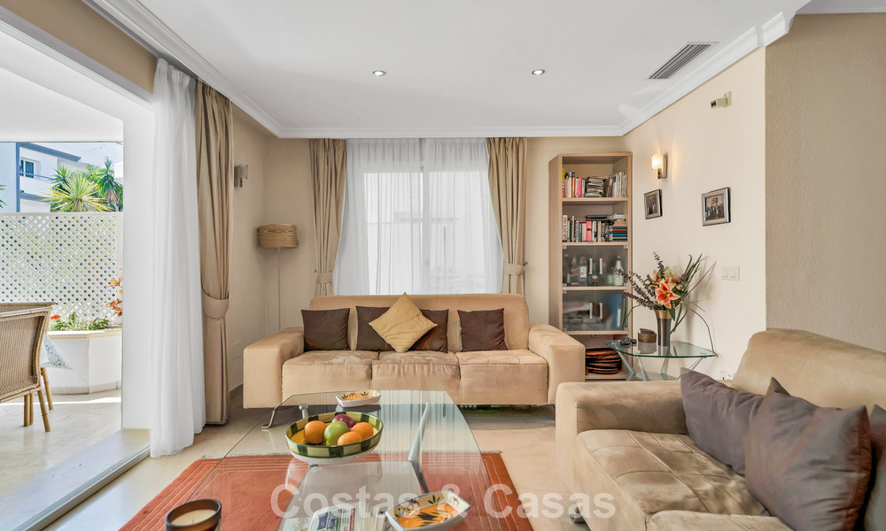 Begane grondappartement te koop in een eerstelijns strandcomplex op de New Golden Mile, Marbella - Estepona 783694