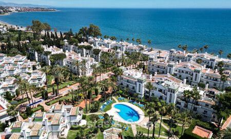 Begane grondappartement te koop in een eerstelijns strandcomplex op de New Golden Mile, Marbella - Estepona 783705