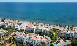 Begane grondappartement te koop in een eerstelijns strandcomplex op de New Golden Mile, Marbella - Estepona 783706 