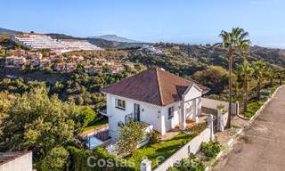 Ruime familievilla met privézwembad en panoramisch uitzicht gelegen in de heuvels van Estepona 783711 