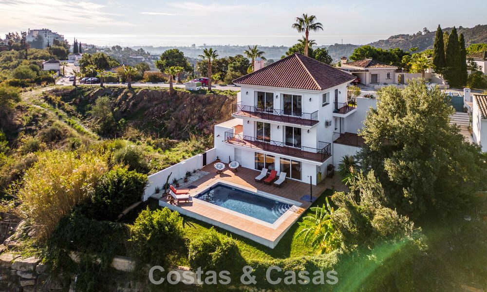 Ruime familievilla met privézwembad en panoramisch uitzicht gelegen in de heuvels van Estepona 783715