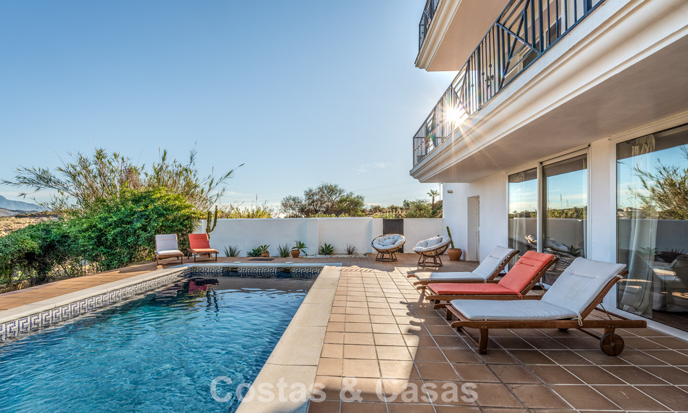 Ruime familievilla met privézwembad en panoramisch uitzicht gelegen in de heuvels van Estepona 783718