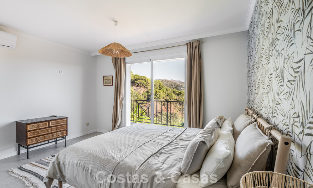 Ruime familievilla met privézwembad en panoramisch uitzicht gelegen in de heuvels van Estepona 783724