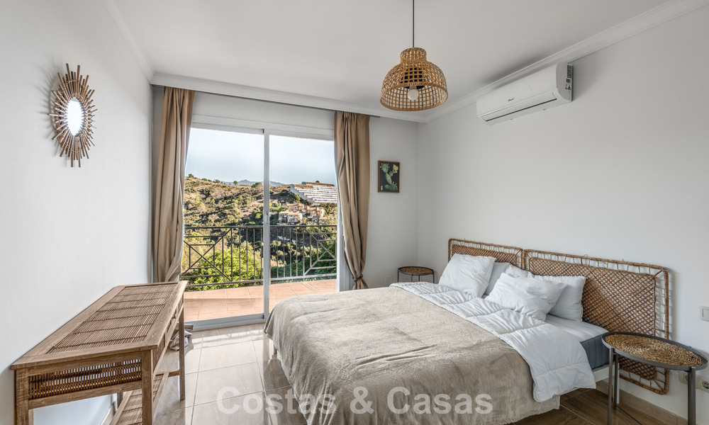 Ruime familievilla met privézwembad en panoramisch uitzicht gelegen in de heuvels van Estepona 783727