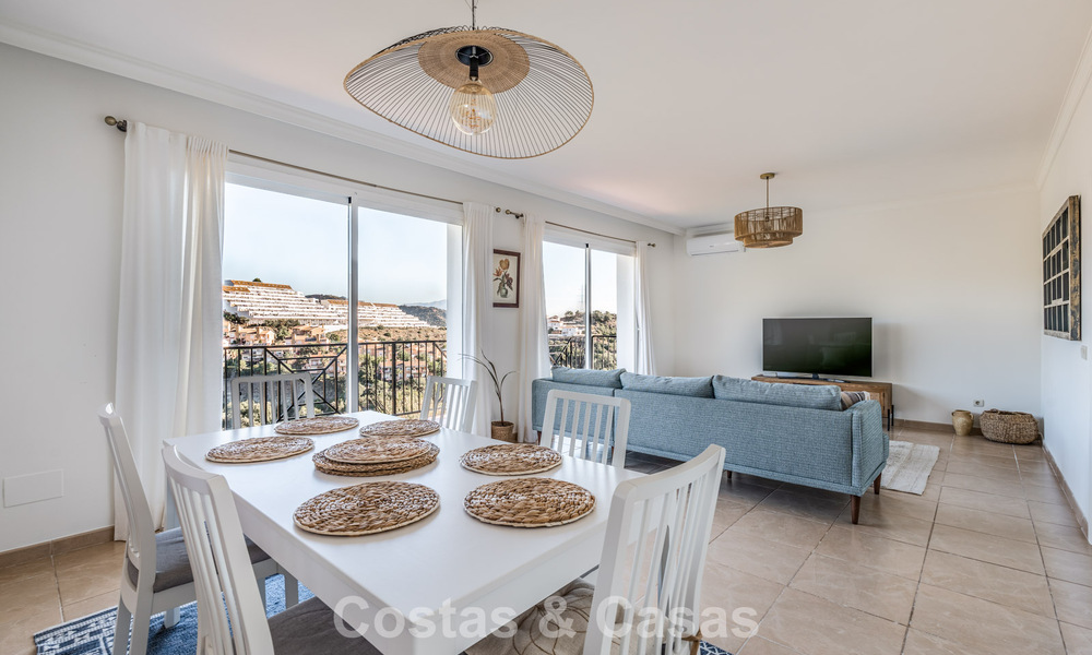 Ruime familievilla met privézwembad en panoramisch uitzicht gelegen in de heuvels van Estepona 783730