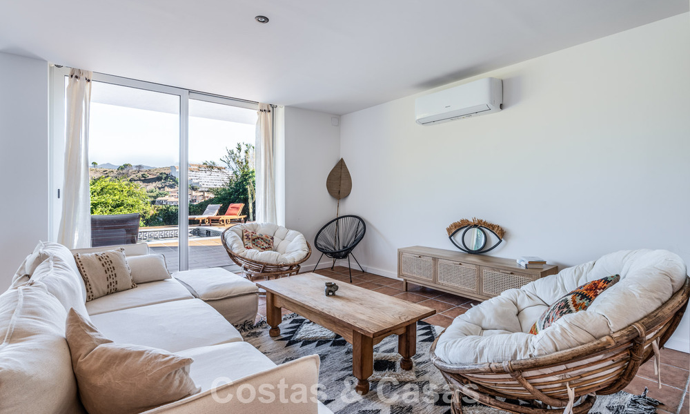 Ruime familievilla met privézwembad en panoramisch uitzicht gelegen in de heuvels van Estepona 783734