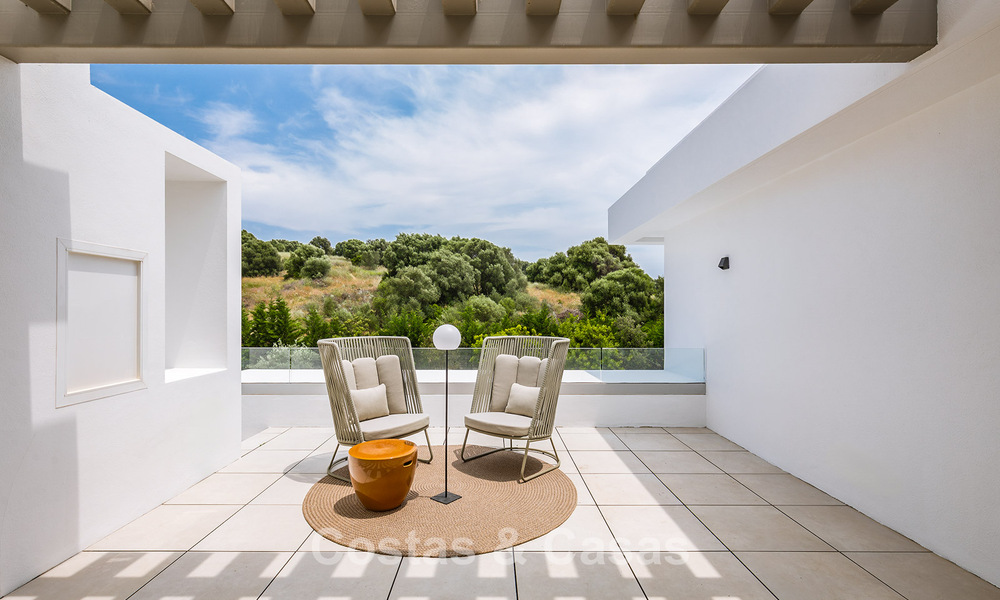Stijlvolle moderne villa met 5 slaapkamers te koop op de New Golden Mile tussen Marbella en Estepona 783777