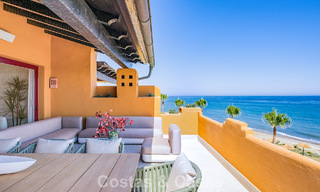 Stijlvol gerenoveerd appartement op eerstelijnsstrand, met frontaal zeezicht, tussen Marbella en Estepona 782910 