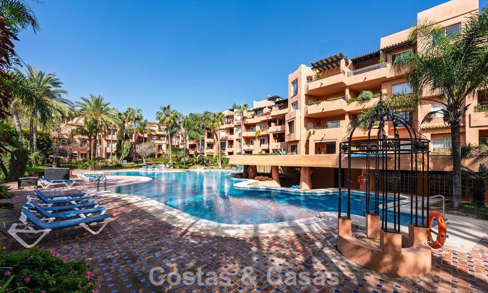 Modern gerenoveerd appartement met prachtig zeezicht te koop op een steenworp van het strand op Marbella’s Golden Mile 783800