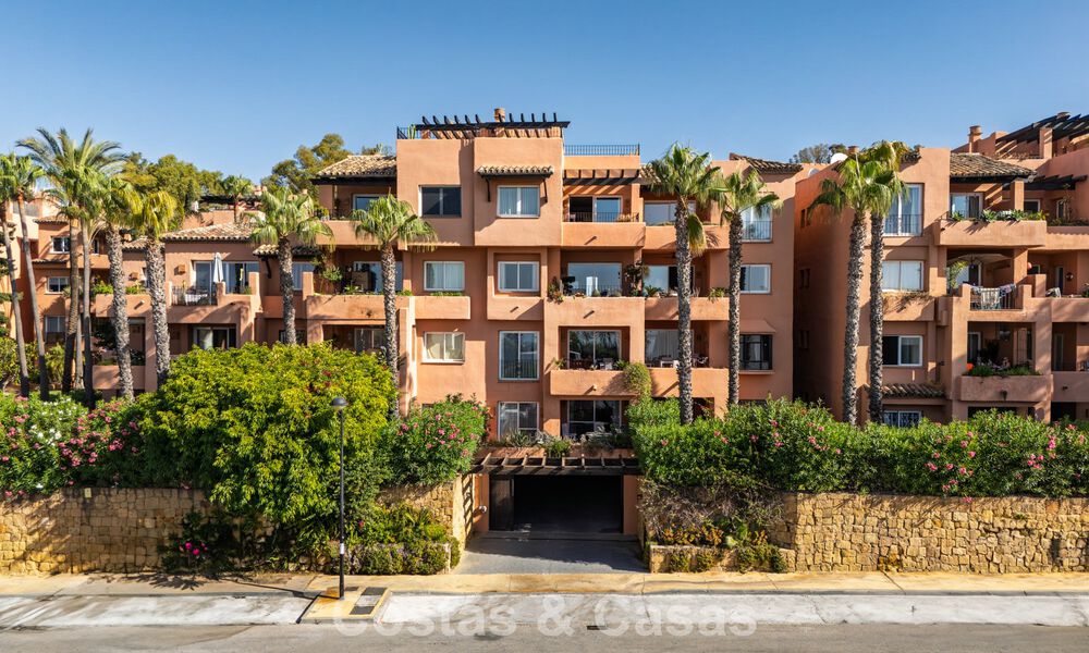 Modern gerenoveerd appartement met prachtig zeezicht te koop op een steenworp van het strand op Marbella’s Golden Mile 783803