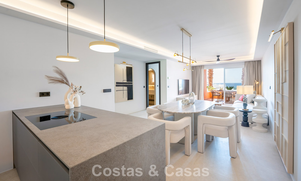 Modern gerenoveerd appartement met prachtig zeezicht te koop op een steenworp van het strand op Marbella’s Golden Mile 783815