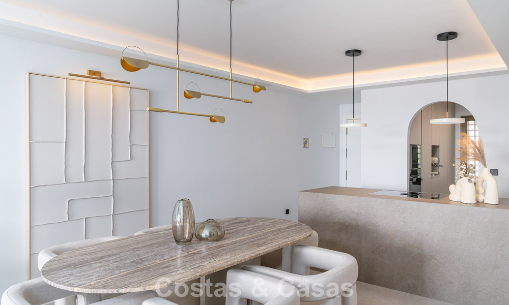 Modern gerenoveerd appartement met prachtig zeezicht te koop op een steenworp van het strand op Marbella’s Golden Mile 783816