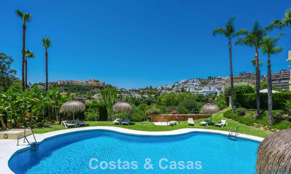 Prachtig gerenoveerd herenhuis te koop een gated community in La Quinta, Marbella - Benahavis 783834