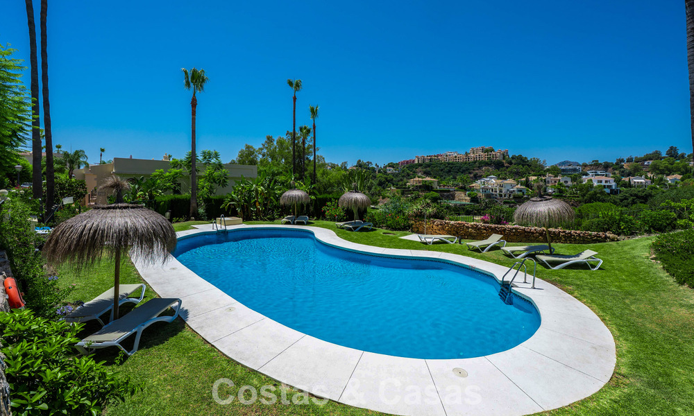 Prachtig gerenoveerd herenhuis te koop een gated community in La Quinta, Marbella - Benahavis 783835