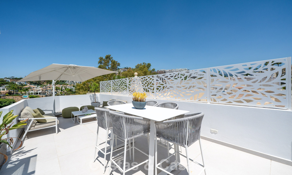 Prachtig gerenoveerd herenhuis te koop een gated community in La Quinta, Marbella - Benahavis 783837