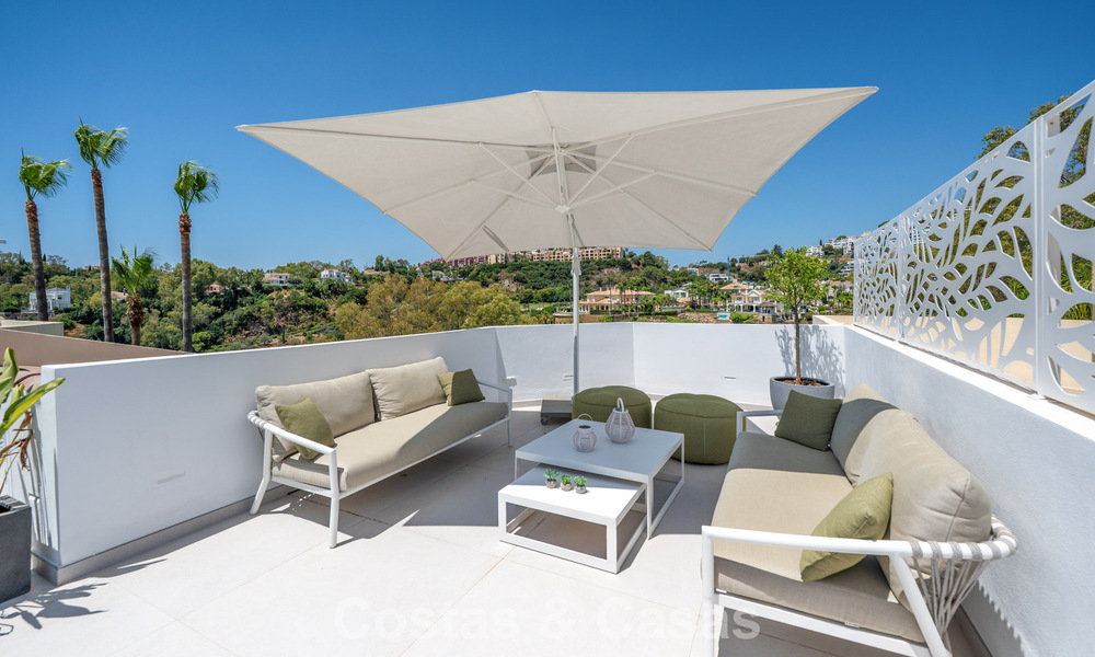 Prachtig gerenoveerd herenhuis te koop een gated community in La Quinta, Marbella - Benahavis 783838