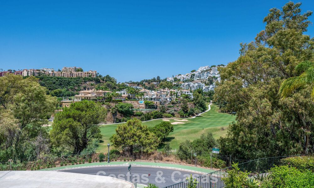 Prachtig gerenoveerd herenhuis te koop een gated community in La Quinta, Marbella - Benahavis 783845
