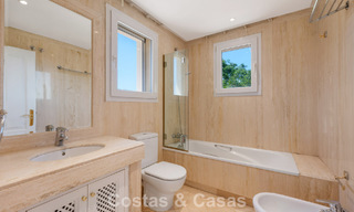 Prachtig, luxe penthouse te koop met 3 slaapkamers in een eerstelijns golfcomplex in Nueva Andalucia, Marbella 783868 
